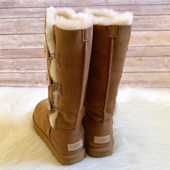 UGG Chestnut Bailey Button Triplet II Boots - Picture 4 of 8